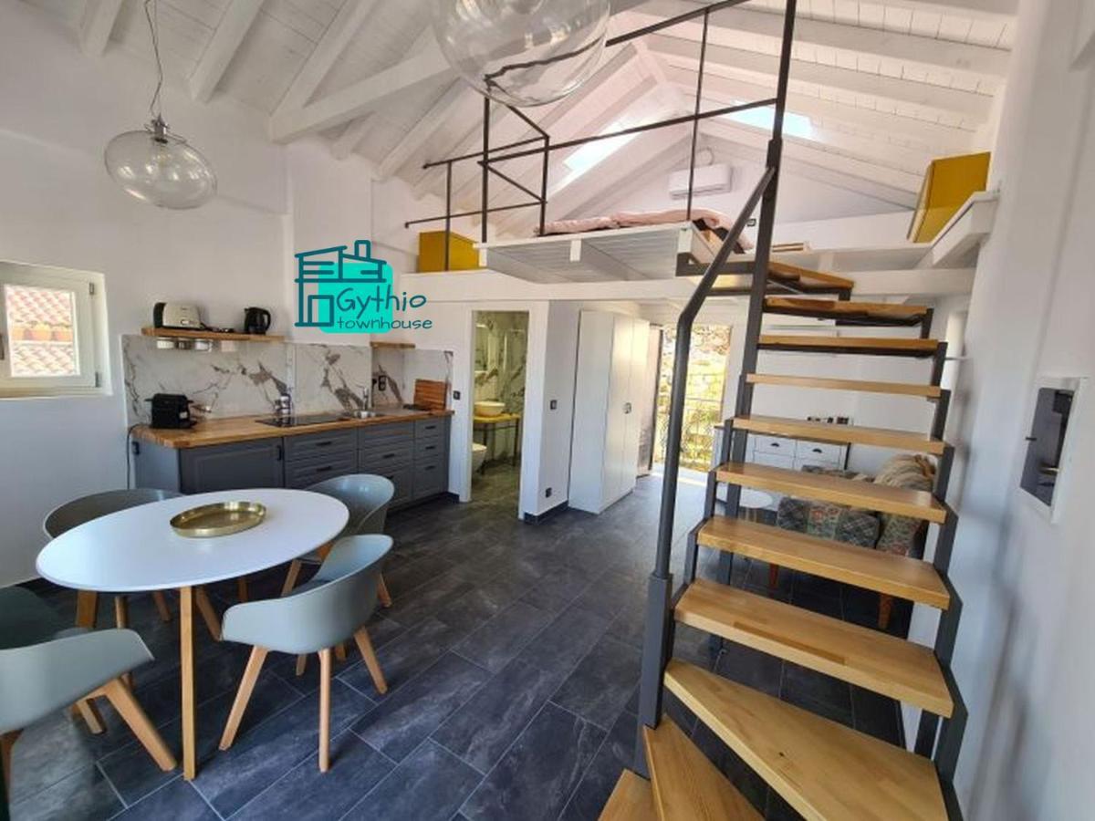 Gythio Townhouse Leilighet Eksteriør bilde